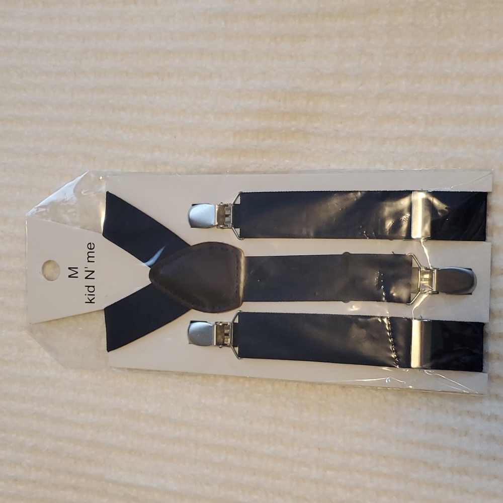 Boys Navy Medium Suspenders.  New in package.